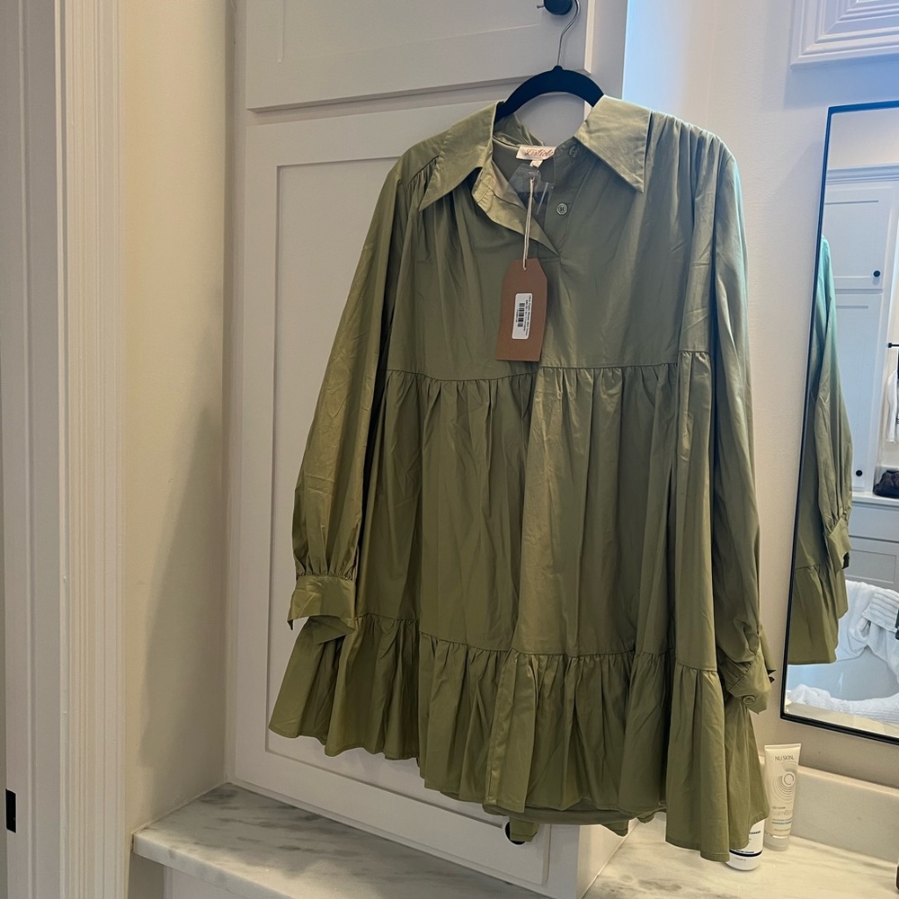 NWT SPRING MINI DRESS LONG SLEEVE Listeile dress